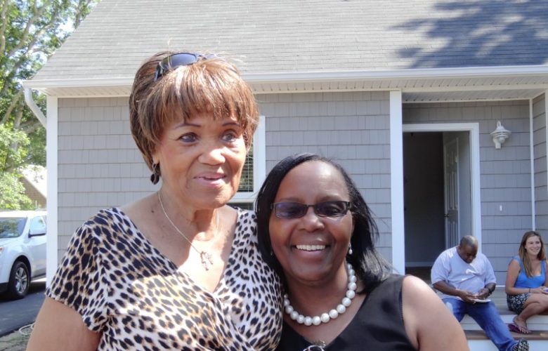 Gloria Harris, Thelma Harris