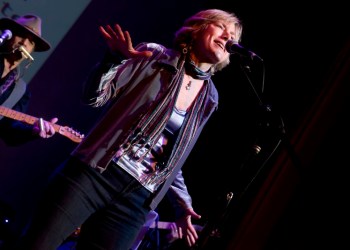 Vocalist Sarah Conway joinedThieves and friends for some high amp blues.