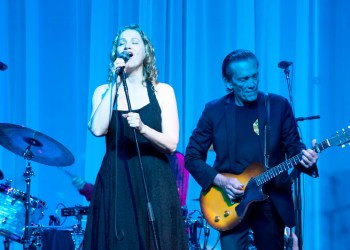 Joan Osborne with her signature voice and delivery backed up by G.E. Smith's hot licks.