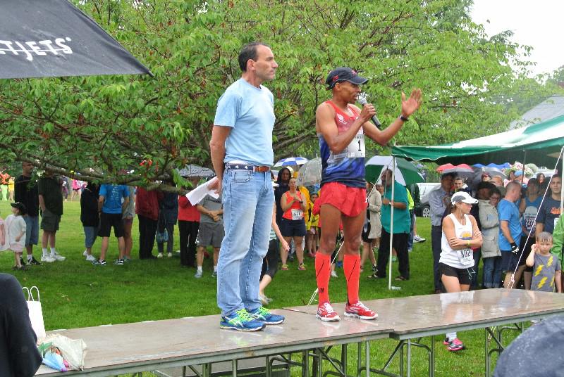 Meb Keflezighi helps kick off the Shelter Island Run