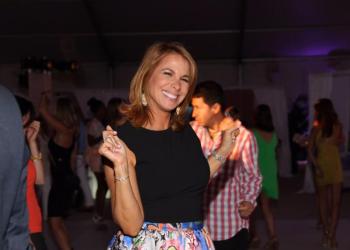 Reality TV Star, entrepreneur and author, Hamptons Happening committee member Jill Zarin hit the dance floor with family and friends
