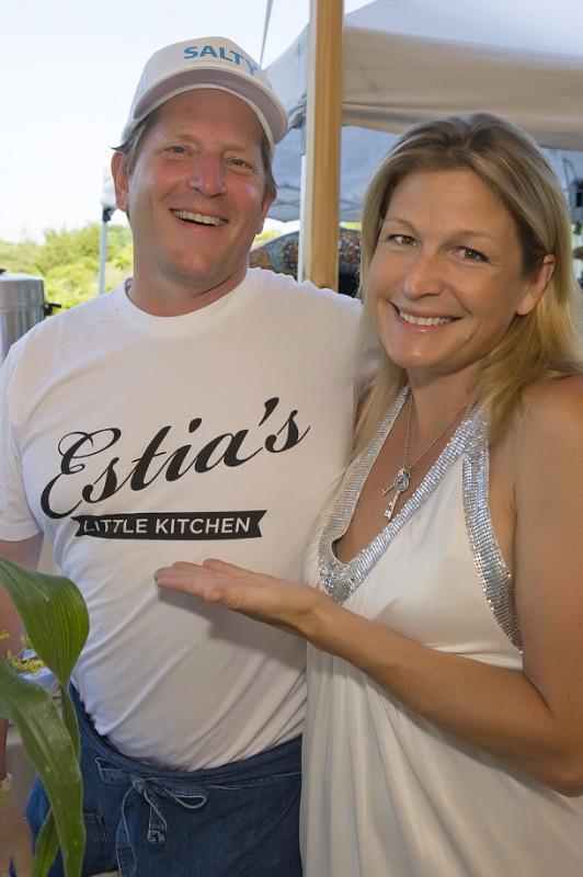 Before taking the stage, Nancy Atlas sampled some spicy tacos from Colin Ambrose and his Estia's Little Kitchen