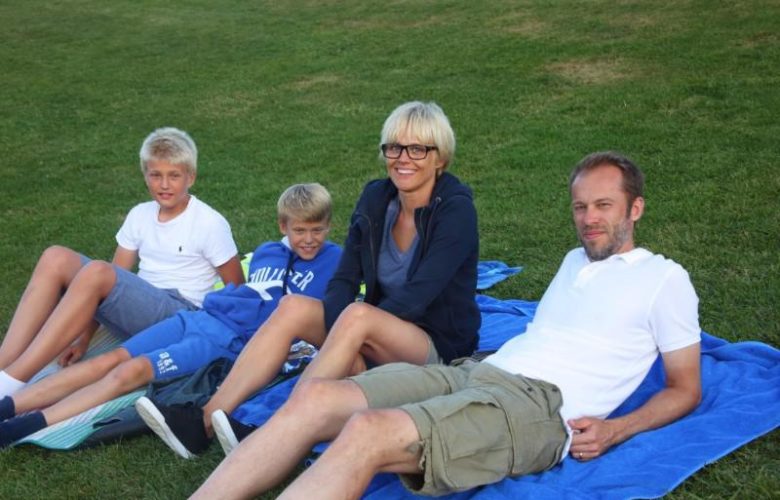 Isaac, Arvid, Helen and Magnus Wide anticipate the viewing of "Endless Summer"