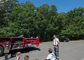 Students at Country School in Wainscott meet East Hampton F.D. firefighters.