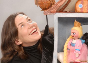Liz Joyce of Goat on a Boat Puppet Theatre