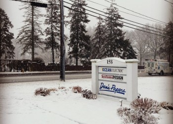 Around noon on County Road 39 in Southampton.