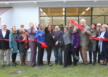 Gallery North trustees and local dignitaries participated in the ribbon cutting ceremony