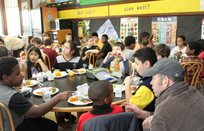 Sean Barrett of Dock to Dish joined students for the kick off of the Montauk Fishburger