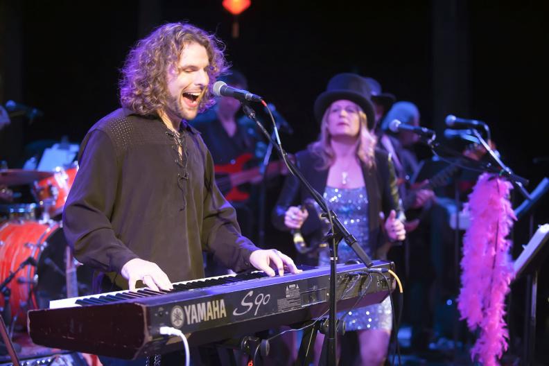 Oooh Baby, signed sealed and delivered, from Danny Kean and Nancy Atlas, to the, yet again sold-out crowd for the final Fireside Sessions of the 2016 season