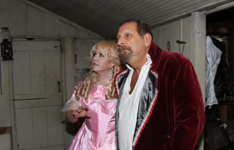Lisa Dabrowski as Mrs. Brown and Dr. Dan Becker as Mr. Brown, "head for the light"