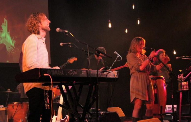 Danny Kean performing with Nancy Atlas