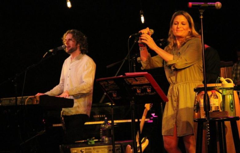 Danny Kean performing with Nancy Atlas