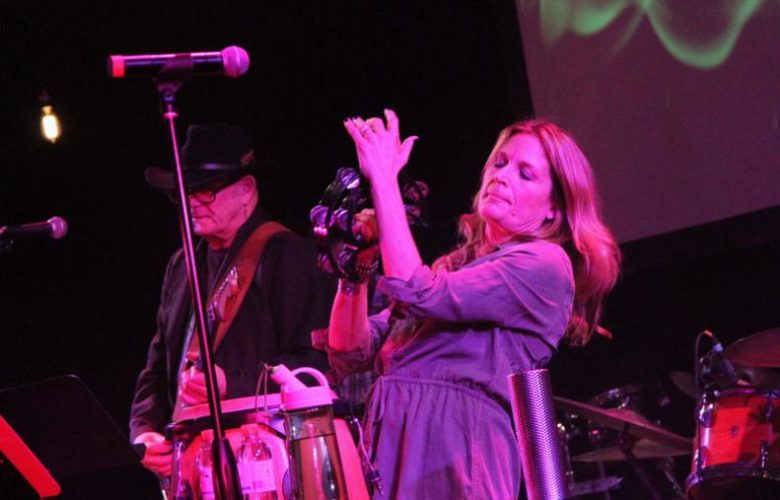 Nancy Atlas and Danny Kean perform