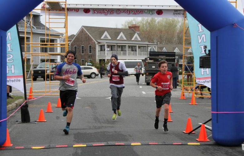 Runners taking off from the starting line