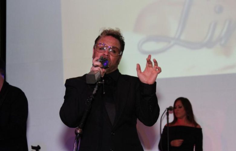 Lead singer Paul Mahos