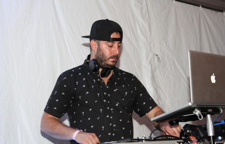 DJ
