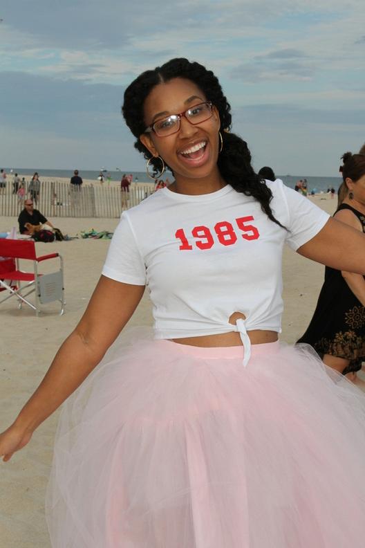 Myka Jones celebrated her 32nd birthday at the beach