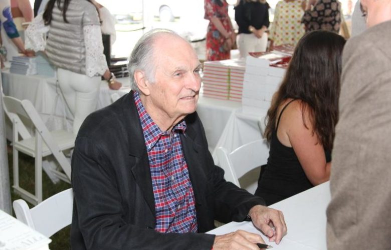 Alan Alda signed books for his many fans