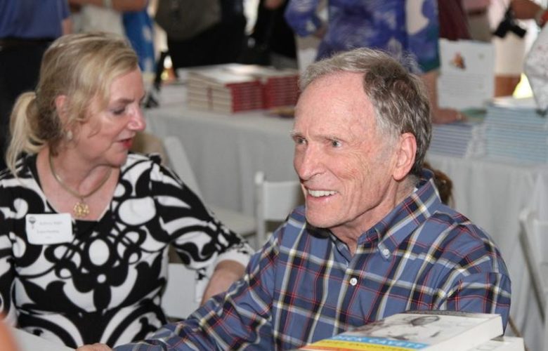 Dick Cavett enjoying conversations with fans