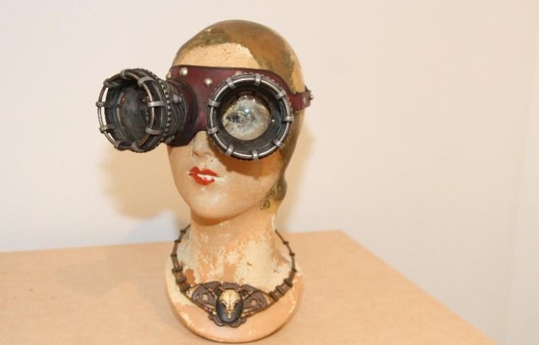 Daniel Proulx's Post-Apocalyptic Odd/Macabre Necklace 2016 Tom Banwell, Optiscope, 2015