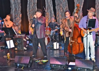 Joe Lauro’s HooDoo Loungers in Performance