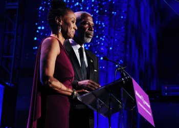 B. Smith and Dan Gasby accept the Alzheimer’s Association Champions Award.