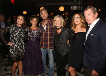 Molly Shannon, Sarah Jessica Parker, Kenny Loggins, Olivia Newton John, Talia Balsam, Thomas Haden Church. at the 'Divorce' premiere.