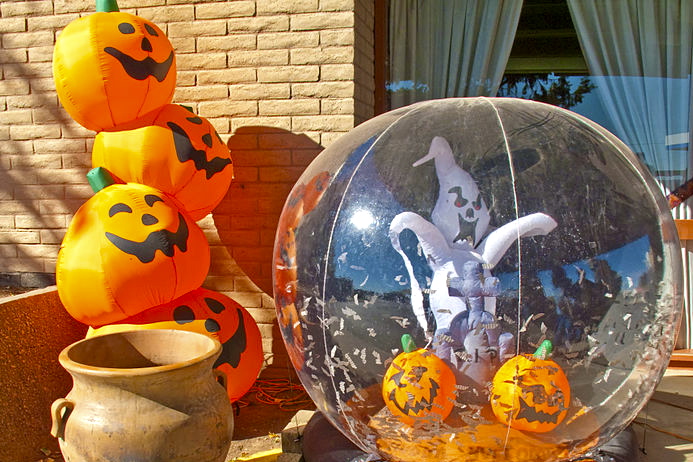 Make your Halloween treat-or-treating bag at Hampton Library this week.
