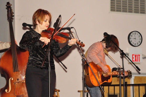 Fiddle-player Tammy Rogers with guitar-player Gary Nichols