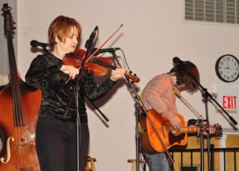 Fiddle-player Tammy Rogers with guitar-player Gary Nichols