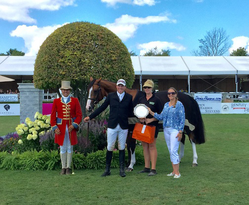 Chris Sorensen (second left) of Canada and Wriomf won the Equis Best Turned-Out Horse and Presenter Award at the Hampton Classic. (McMillen photo)