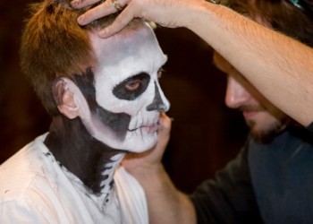 Don;t let another opportunity for awesome Halloween makeup pass you by!