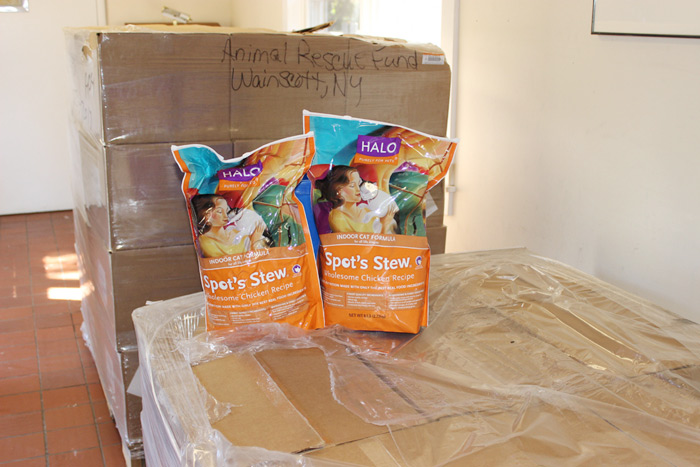 ARF receives a dog food donation courtesy of Julianne Moore.