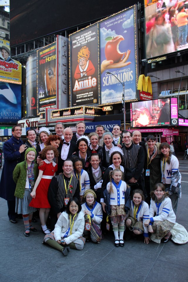 Cast of Broadway play Annie