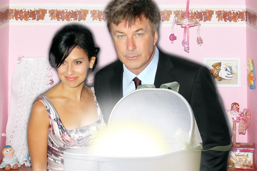 Alec Baldwin and Hilaria Thomas with Baby