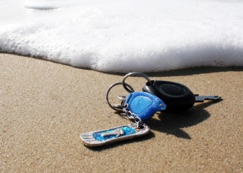 lost keys on the beach