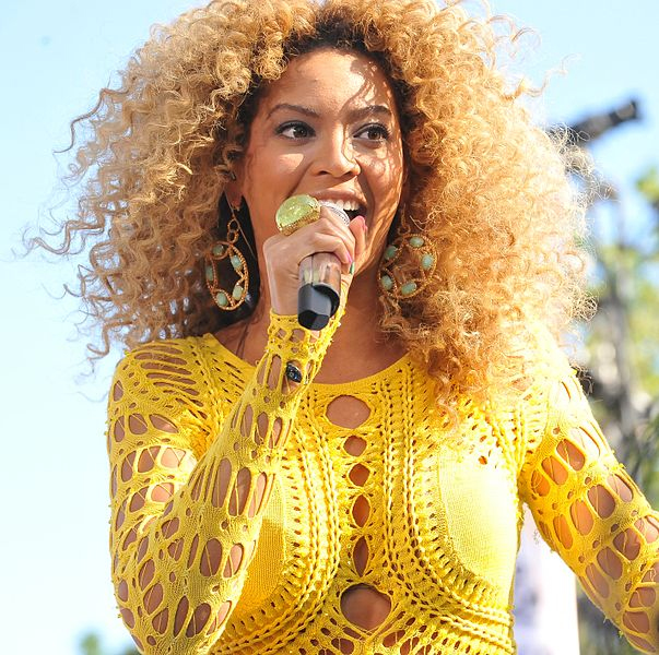 BEYONCE_CONCERT_IN_CENTRAL_PARK_2011_Good_Morning_America's_Summer_Concert_Series_-_Central_Park,_Manhattan_NYC_-_070111.jpg: Asterio Tecson