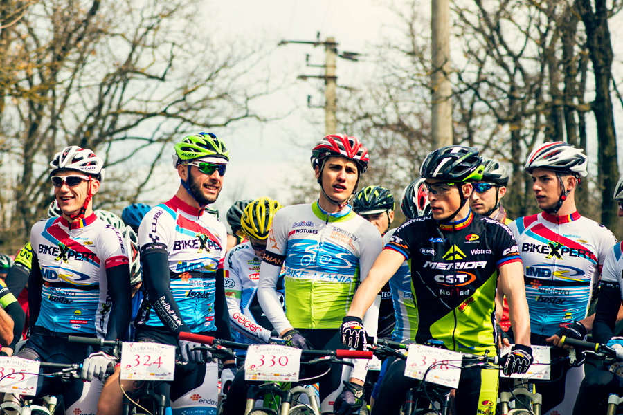 Hamptons cycling toughs show off their gang colors