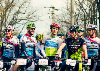 Hamptons cycling toughs show off their gang colors
