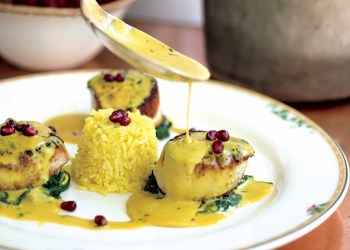 Bistro Été Chef Arie's Scallops with Pomegranate Seeds and Curry Saffron Sauce