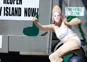 The Coneheads spoof Miley Cyrus' 