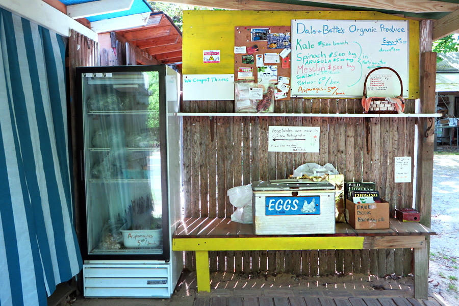 Dale and Bette's Farmstand