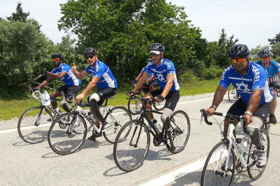 Wounded IDF veterans (L to R) Shmuel Desalei Mashasha, David Peretz; Yuval Carmel; and Itzik Gabai leading the pack on the WWP Soldier Ride.