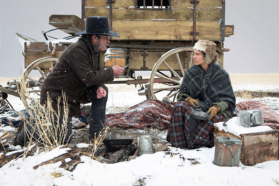 Tommy Lee Jones and Hilary Swank in The Homesman