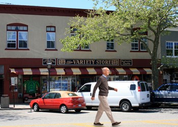 Happy without a phone... something is wrong here