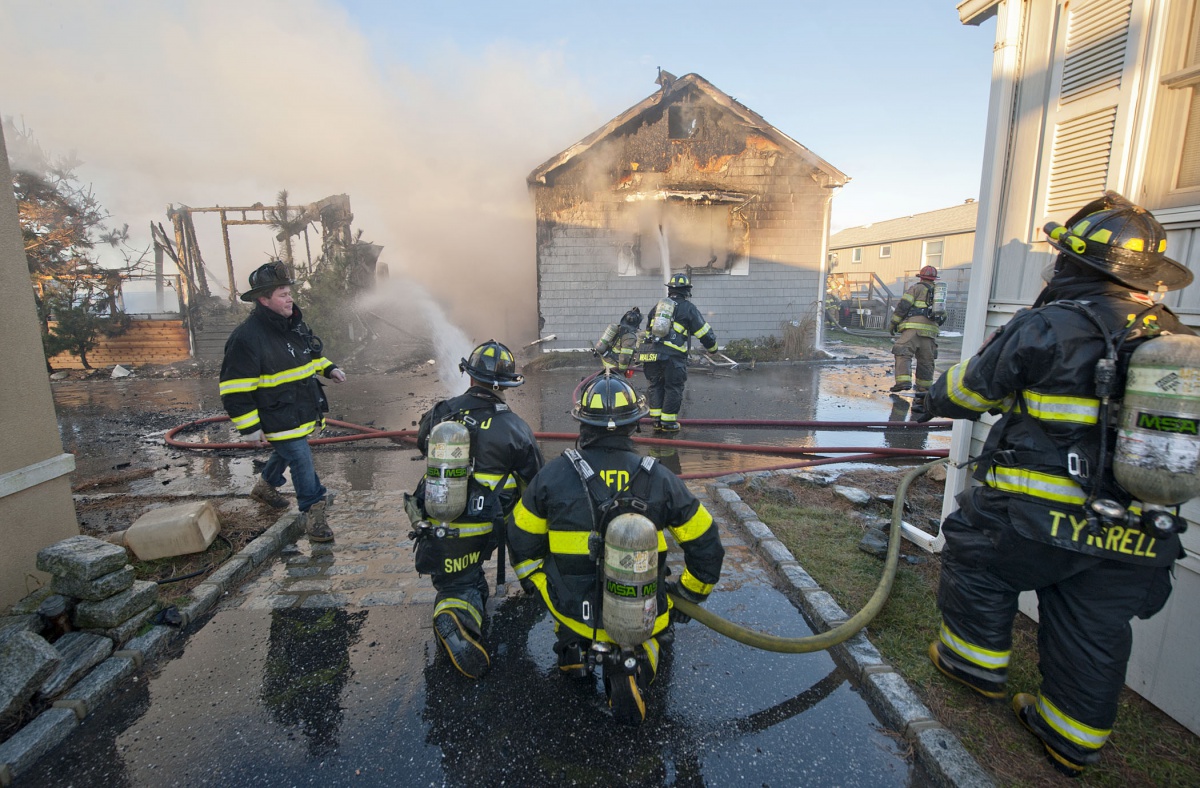 Montauk blaze destroys two homes. Photo credit: Michael Heller