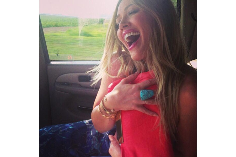 Hilary Duff shows off her Donatienne clutch via Twitter