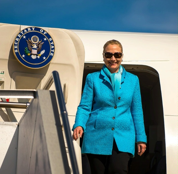 Hillary Clinton steps off a plane in Perth, Australia