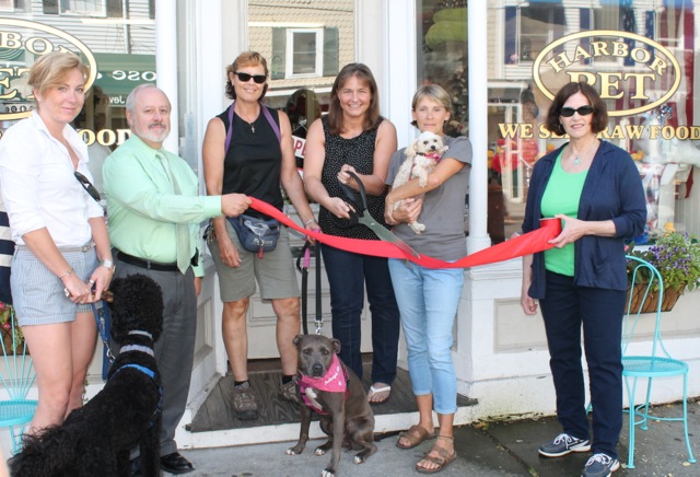Sarah Phillips of First and South Resturant, Paul J.Pallas, P.E.Greenport Village Administrator, Ginna Rizzo of The North Fork Animal Welfare League, Inc/Southold Animal Shelter, (NFWAL), Kim Loper of Harbor Pet, Dawn Cammis Bennett of NFWAL and Julia Robins of Greenport Village.