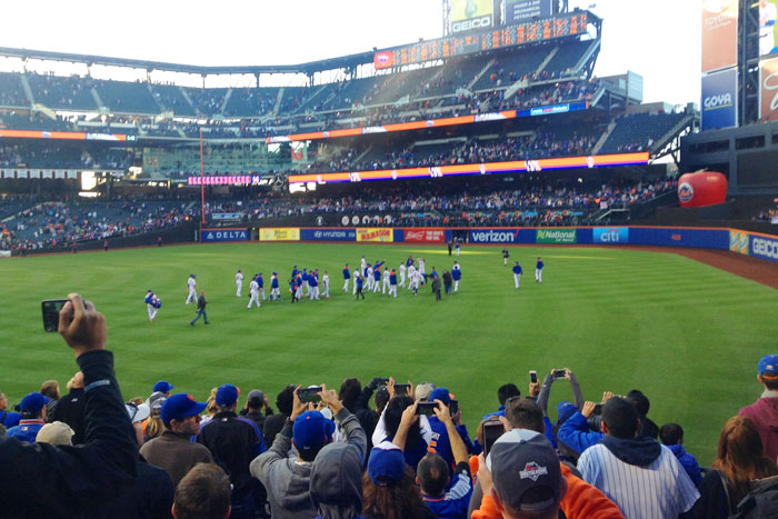 The Mets celebrate a great season and thank the fans October 4 following a victory over the Washington Nationals.